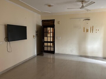 Room in 3 BHK Apartment at NK Savitry Enclave, Vip Road – for Rent