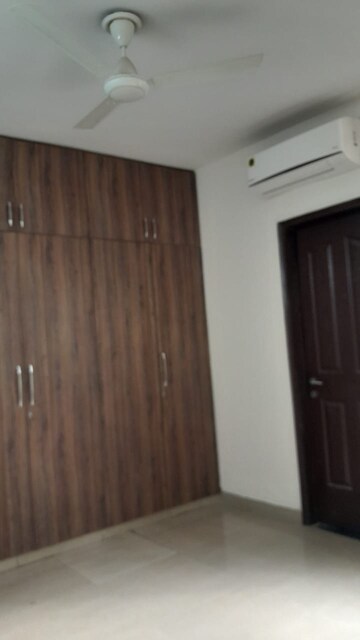 Building Lobby in 3 BHK Builder Floor at Unitech Woodstock Floors, Sector 50 – for Rent