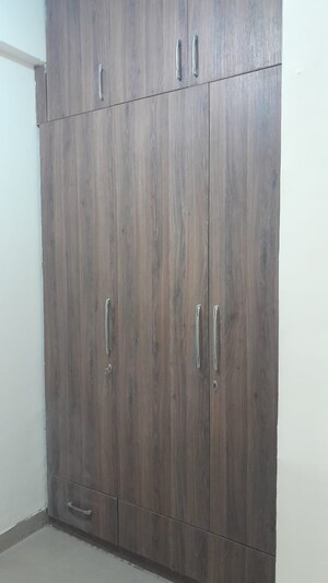 Furnished Amenities in 3 BHK Builder Floor at Unitech Woodstock Floors, Sector 50 – for Rent