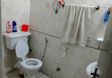 Bathroom in 2 BHK Builder Floor at Shiv Ganga Apartments Vasundhara, Vasundhara Sector 4 – for Rent