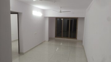 Room in 2 BHK Apartment at UK Iridium, Kandivali East – for Rent