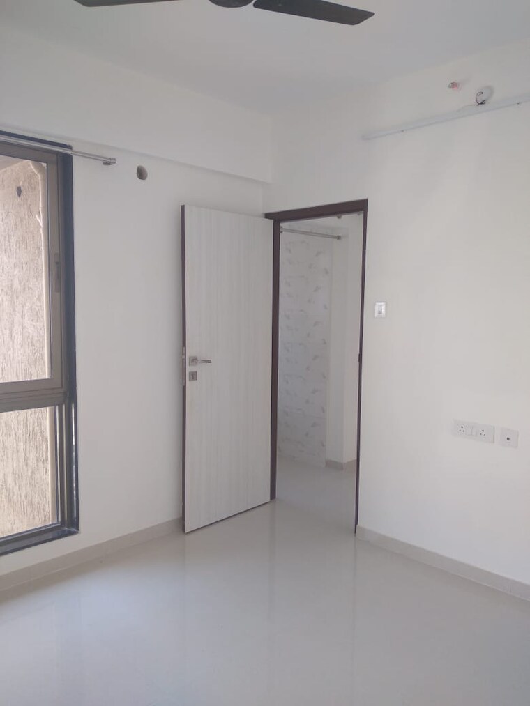 Room, uk-iridium 2 Bedroom 544 Sq.Ft. Apartment In Kandivali East Mumbai 9362022