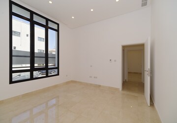 Room in 2 BHK Apartment at The Baya Victoria, Byculla – for Rent