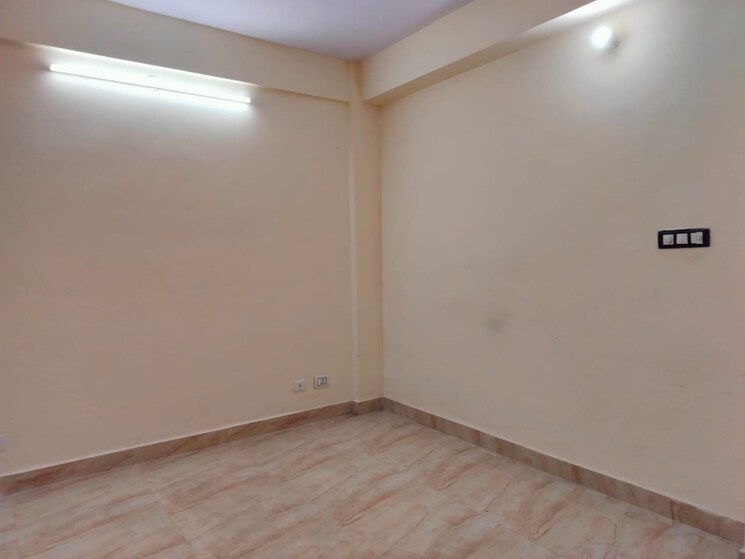 Room, mohan cooperative industrial estate 2 Bedroom 650 Sq.Ft. Apartment In Mohan Cooperative Industrial Estate Delhi 9362041