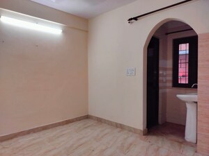 Room in 2 BHK Apartment at Mohan Cooperative Industrial Estate – for Rent