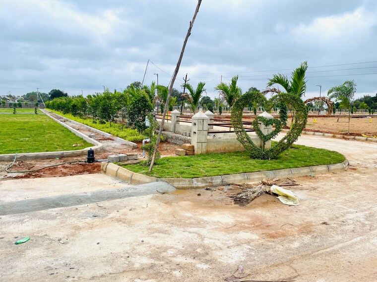 Garden, paradise-city-hyderabad  150 Sq.Yd. Plot In Mothighanapur Hyderabad 9362056