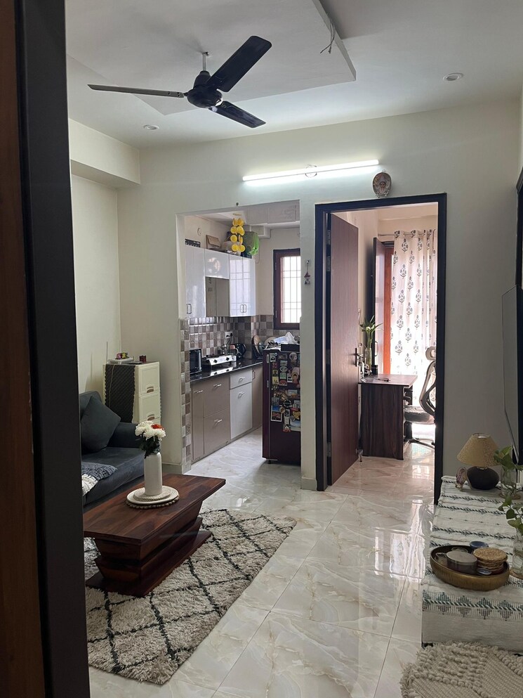 Living Room, sector 43 2 Bedroom 1000 Sq.Ft. Builder Floor In Sector 43 Gurgaon 9362065