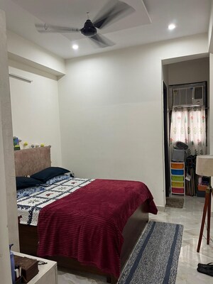 Bedroom in 2 BHK Builder Floor at Sector 43 – for Rent