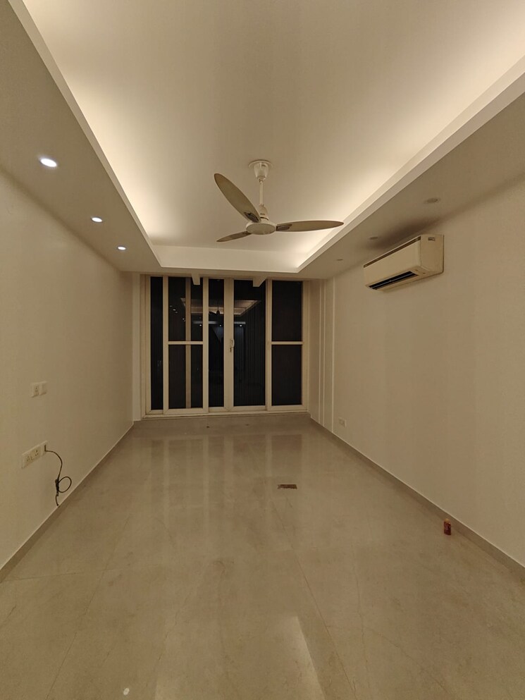 Room, sushant lok i 3 Bedroom 2400 Sq.Ft. Builder Floor In Sushant Lok I Gurgaon 9362072