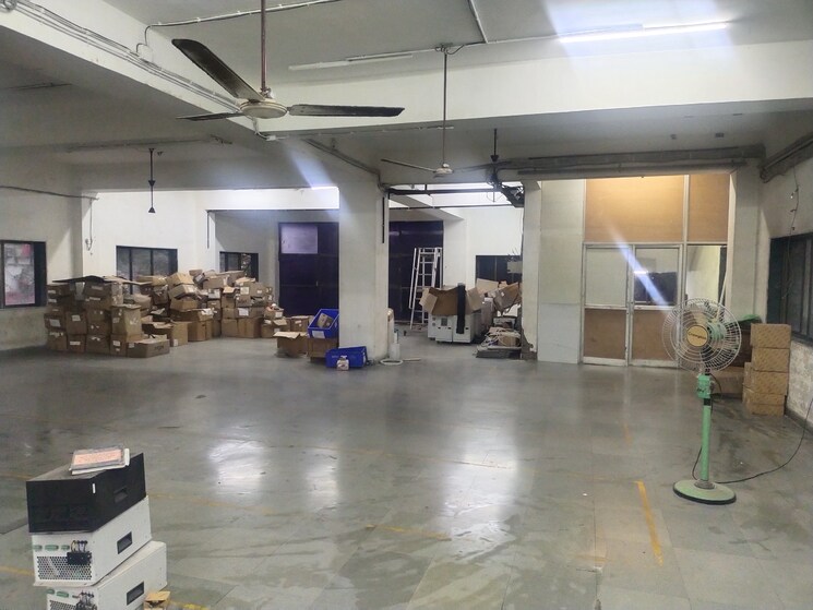  Parking, marol-industrial-estate Commercial Warehouse 15000 Sq.Ft. In Andheri East Mumbai 9362087
