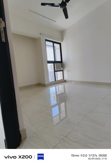 Room in 2 BHK Apartment at Lodha Crown Kolshet, Kolshet Road – for Sale