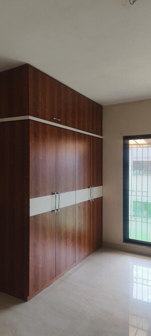 Furnished Amenities in 4 BHK Apartment at Dombivli East – for Rent