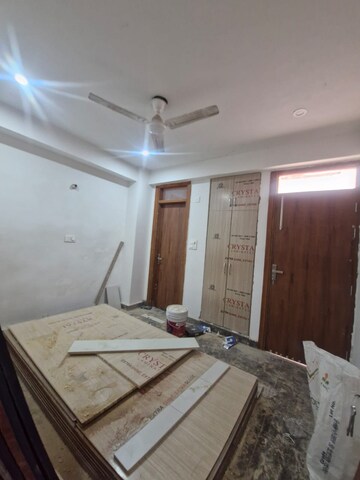Bedroom in 2 BHK Builder Floor at Sector 40 – for Rent