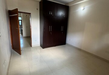 Room in 2 BHK Builder Floor at Sector 31 – for Rent