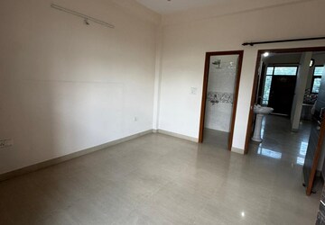 Room in 2 BHK Builder Floor at Sector 31 – for Rent