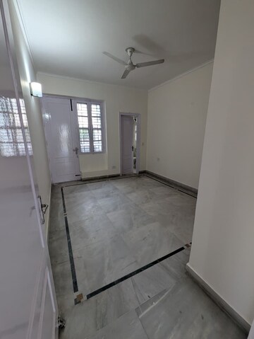 Room in 1 BHK Apartment at Ansal Sushant Estate, Sector 52 – for Rent
