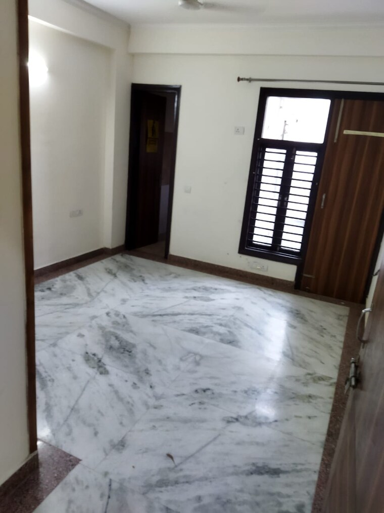 Room, ansal-sushant-estate 1 Bedroom 800 Sq.Ft. Apartment In Sector 52 Gurgaon 9362154