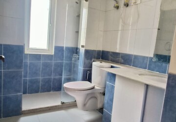 Bathroom in 3 BHK Apartment at Ardee City Palm Grove Heights, Sector 52 – for Rent