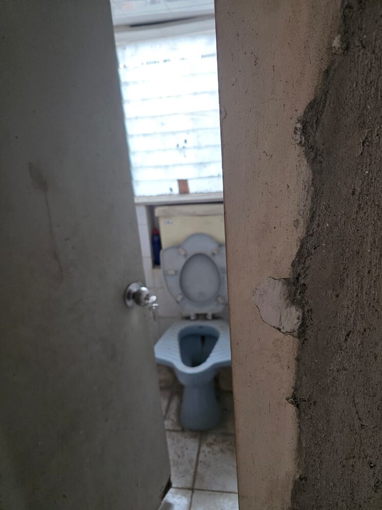 Bathroom, arkade-darshan 2 Bedroom 750 Sq.Ft. Apartment In Vile Parle East Mumbai 9362163