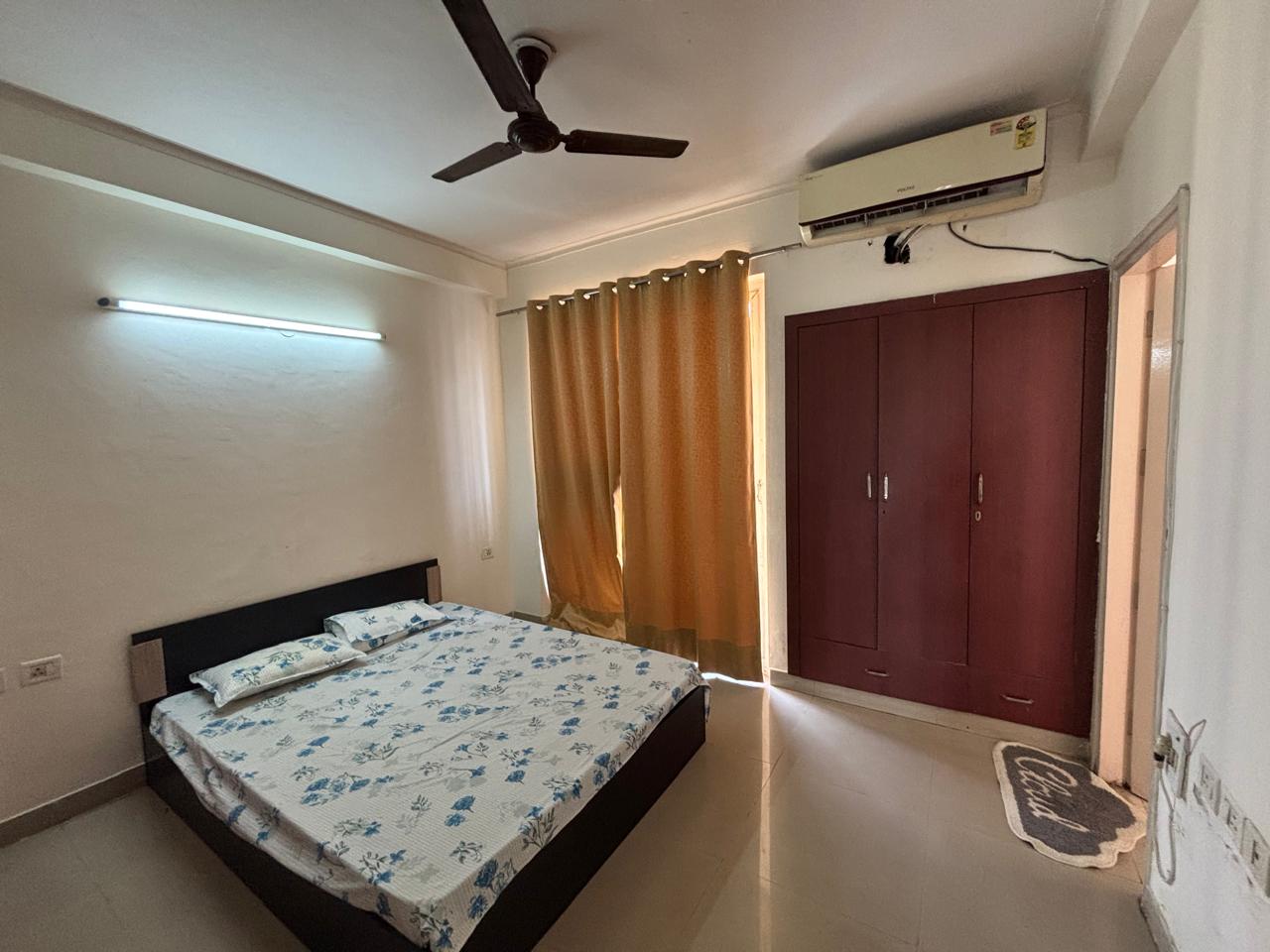 3 BHK + Extra Room Builder Floor For Rent in Orchid Island