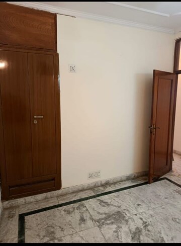 Room in 2 BHK Builder Floor at Panchsheel Vihar – for Rent