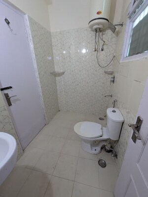 Bathroom in 2.5 BHK Builder Floor at M2K The White House, Sector 57 – for Rent
