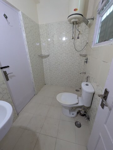 Bathroom in 2.5 BHK Builder Floor at M2K The White House, Sector 57 – for Rent