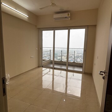 Room in 2 BHK Apartment at LnT Realty Crescent Bay, Dhabholkar Wadi – for Rent