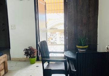 Team Area in 3 BHK Builder Floor at Panchsheel Vihar – for Rent