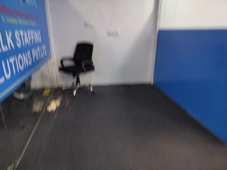 Room, sector 4 Commercial Office Space 1200 Sq.Ft. In Sector 4 Noida 9362255