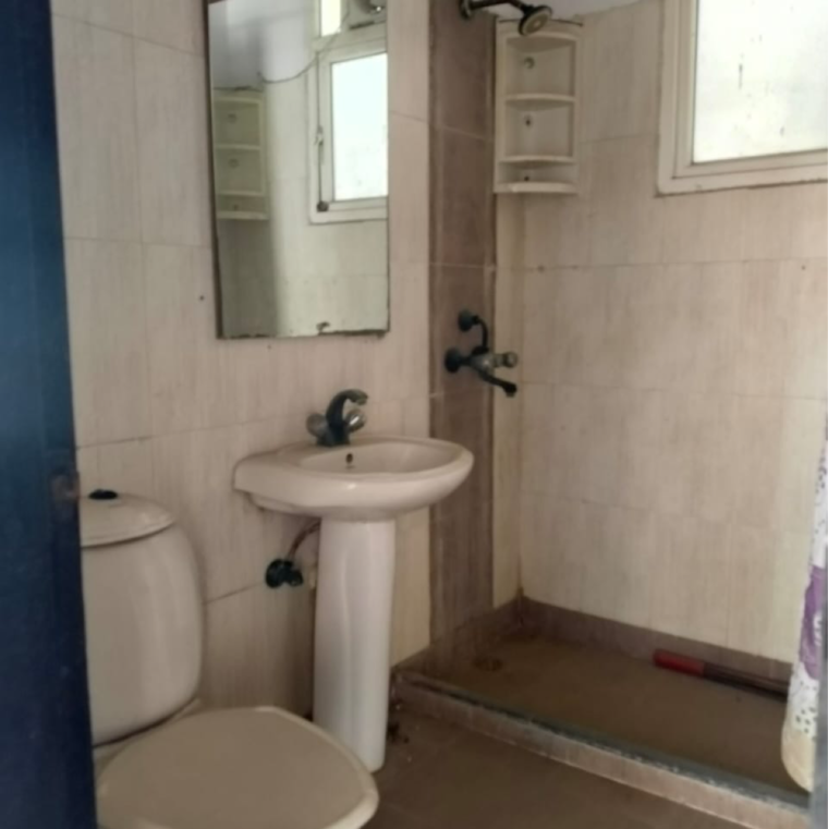 Bathroom, mahagun-maestro 2.5 Bedroom 1425 Sq.Ft. Apartment In Sector 75 Noida 9362252