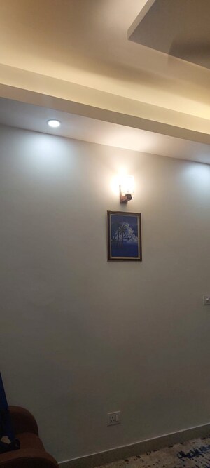 Room in 3 BHK Apartment at HIG Apartments, Omicron I Greater Noida – for Sale