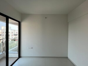 Room in 2 BHK Apartment at Bhaktamar Residency, Wadgaon Sheri – for Rent