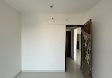 Room in 2 BHK Apartment at Bhaktamar Residency, Wadgaon Sheri – for Rent