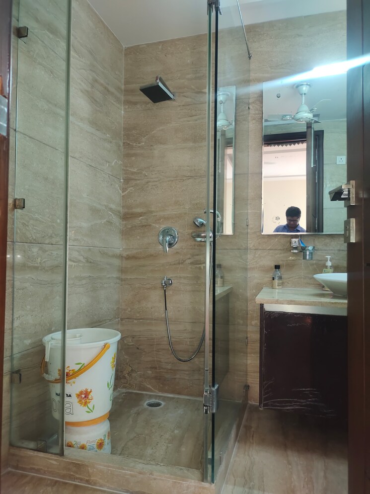 Bathroom, green park 4 Bedroom 4500 Sq.Ft. Builder Floor In Green Park Delhi 9362314