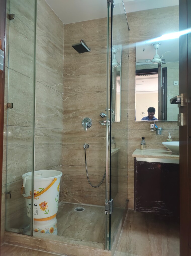 Bathroom, green park 4 Bedroom 4500 Sq.Ft. Builder Floor In Green Park Delhi 9362314