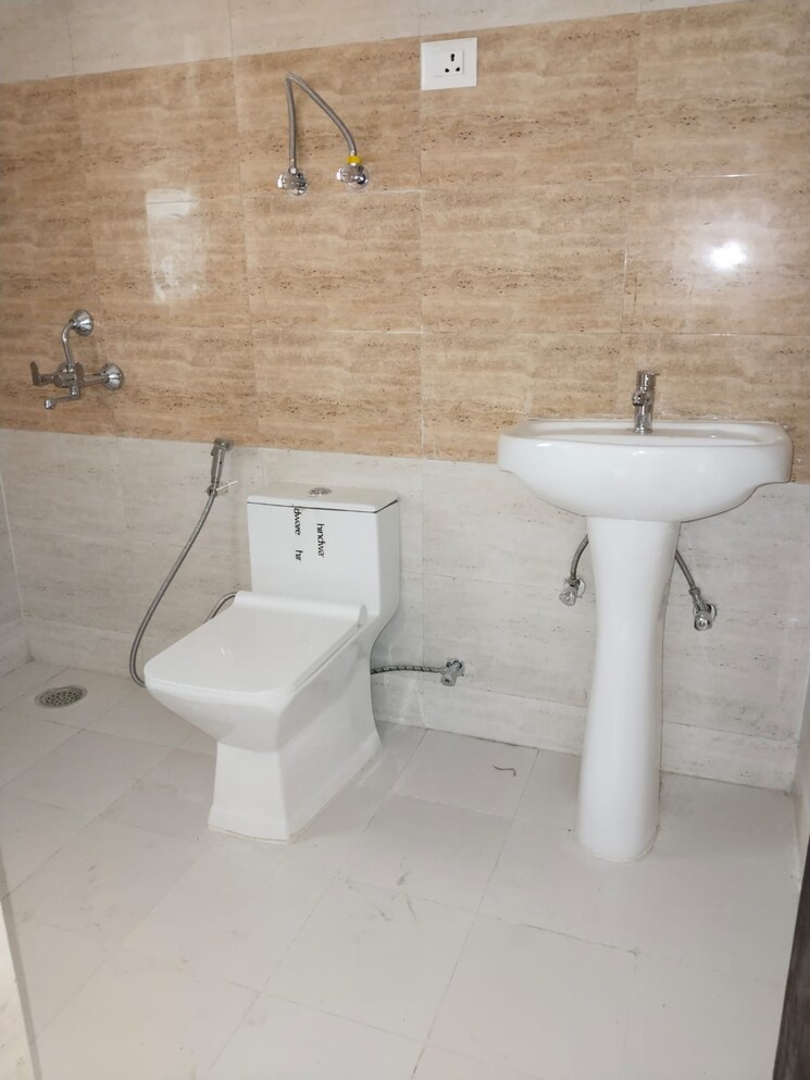 Bathroom, jm-florence 2 Bedroom 1197 Sq.Ft. Apartment In Tech Zone 4 Greater Noida Greater Noida 9362318