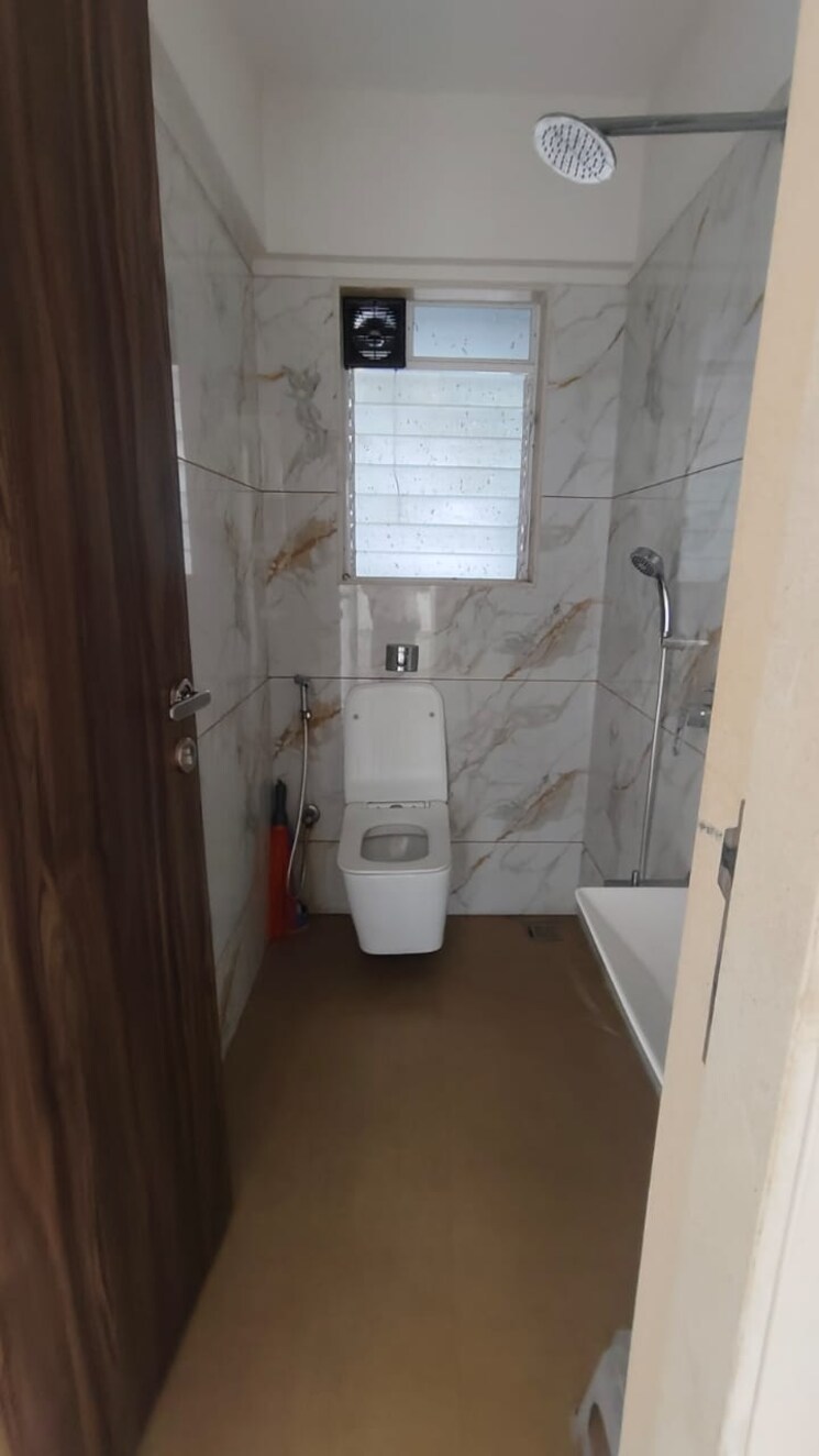 Bathroom, siddhi-aura 2 Bedroom 722 Sq.Ft. Apartment In Andheri East Mumbai 9362321