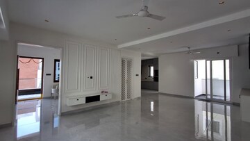 Room in 3 BHK Apartment at Kondapur – for Rent