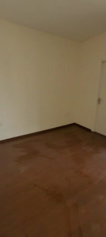 Room in 2.5 BHK Apartment at Imperia Esfera, Sector 37c – for Sale