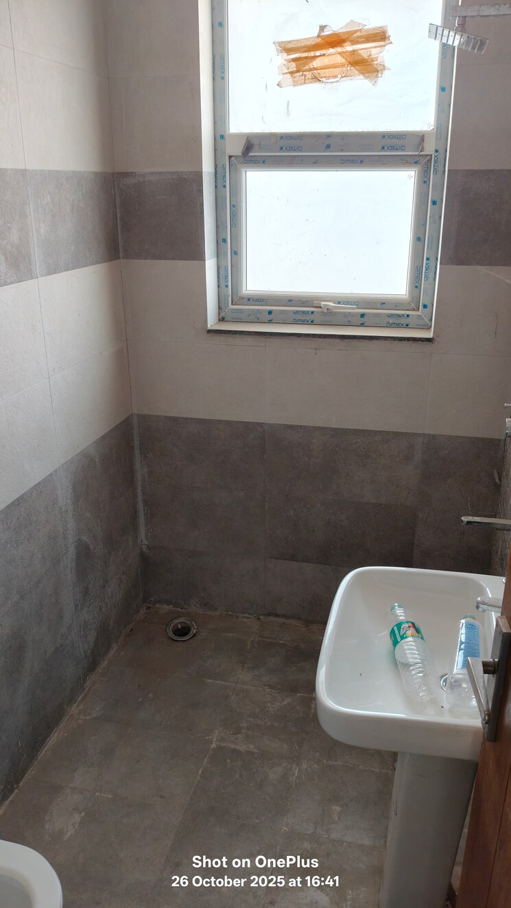 Bathroom, sector 24 3.5 Bedroom 2400 Sq.Ft. Apartment In Sector 24 Panchkula 9362346
