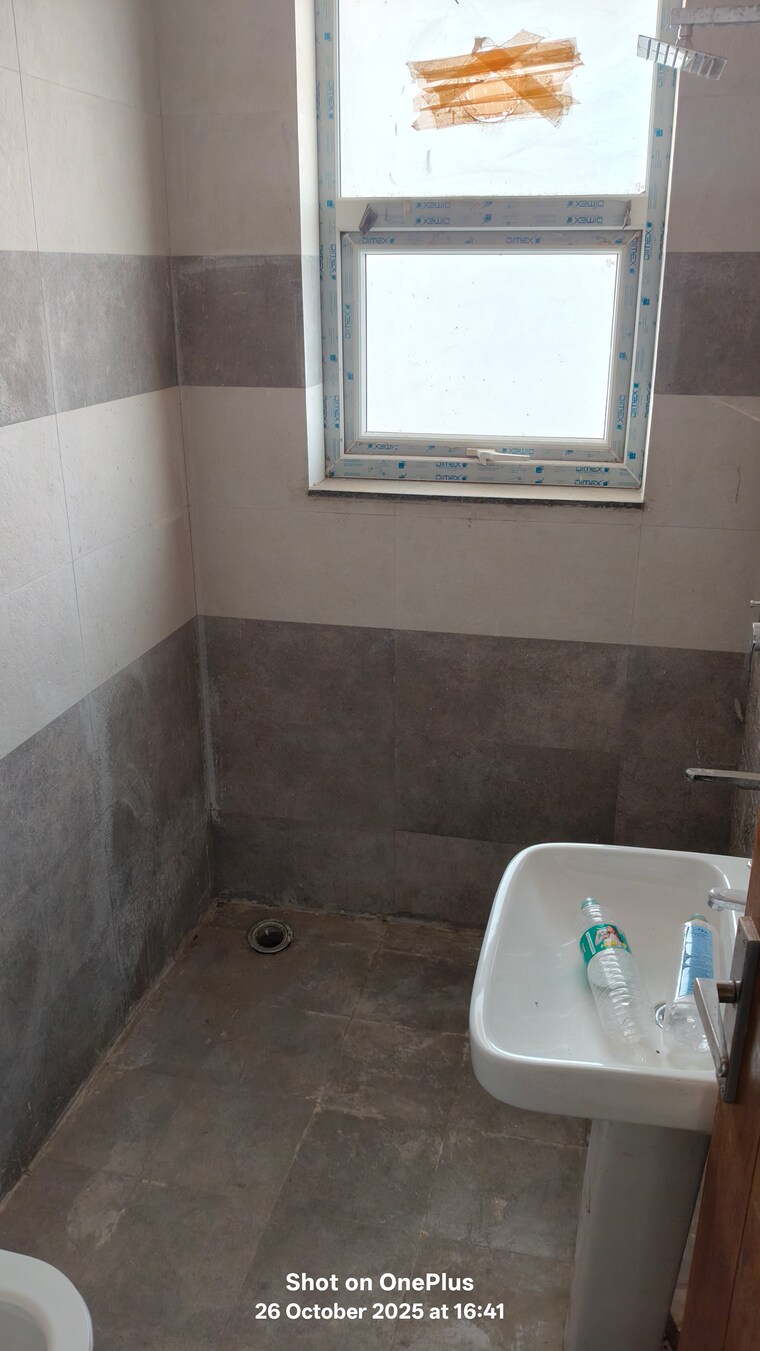 Bathroom, sector 24 3.5 Bedroom 2400 Sq.Ft. Apartment In Sector 24 Panchkula 9362346