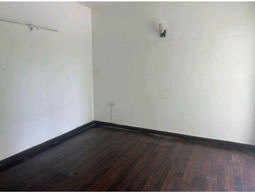 Room in 4 BHK Apartment at Bestech Park View Spa, Sector 47 – for Sale