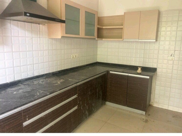 Kitchen, bestech-park-view-spa 4 Bedroom 3125 Sq.Ft. Apartment In Sector 47 Gurgaon 9362352