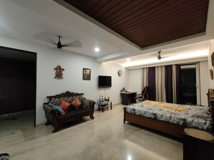Living Room in 3 BHK Builder Floor at Sector 52 – for Rent