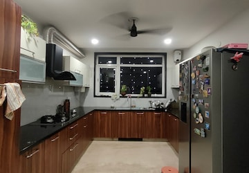 Bedroom in 3 BHK Builder Floor at Sector 52 – for Rent