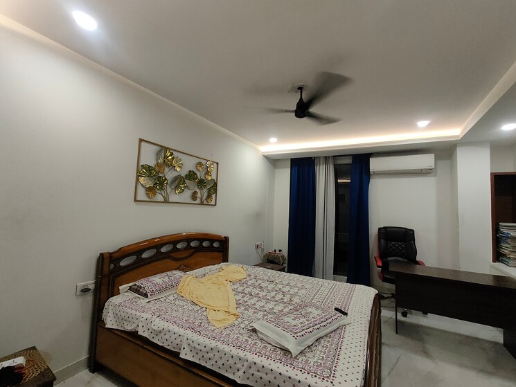 Bedroom, sector 52 3 Bedroom 3000 Sq.Ft. Builder Floor In Sector 52 Gurgaon 9362355