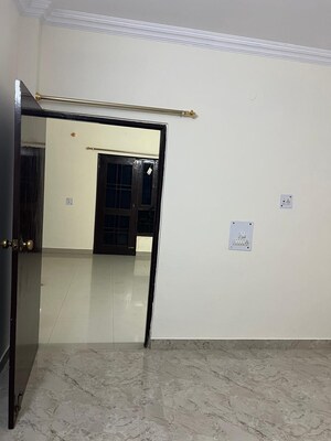 Room in 2 BHK Builder Floor at Sector 31 – for Rent