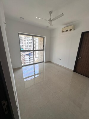 Room in 3 BHK Apartment at Lodha Venezia, Parel – for Rent