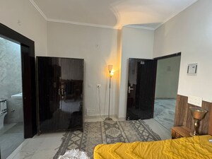 Bedroom in Studio Builder Floor at Sector 32 – for Rent